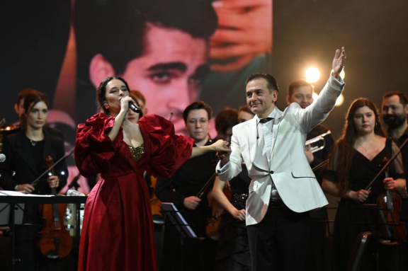 Symphony of the cinema &lpar;&Tcy;&ucy;&rcy;&iecy;&tscy;&kcy;&icy;&iecy; &scy;&iecy;&rcy;&icy;&acy;&lcy;&ycy;&rpar;