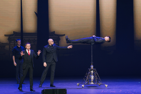 &SHcy;&ocy;&ucy; &icy;&lcy;&lcy;&yucy;&zcy;&icy;&ocy;&ncy;&icy;&scy;&tcy;&ocy;&vcy; Juggler &laquo;&Ucy;&dcy;&icy;&vcy;&icy;&tcy;&iecy;&lcy;&softcy;&ncy;&ycy;&iecy; &icy;&scy;&tcy;&ocy;&rcy;&icy;&icy;&raquo;